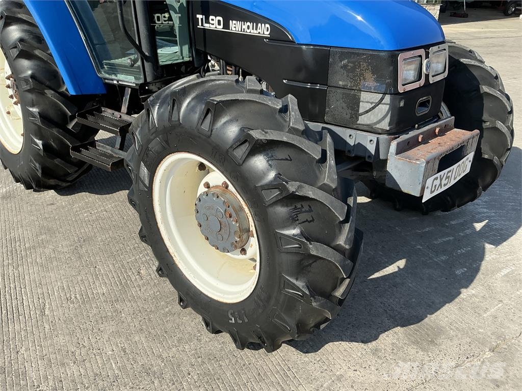 New Holland TN80F Narrow Super Steer Tractor (ST26561) Otra maquinaria agrícola