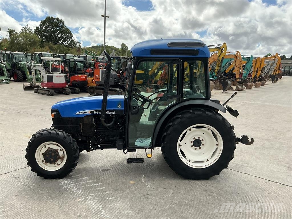 New Holland TN80F Narrow Super Steer Tractor (ST26561) Otra maquinaria agrícola
