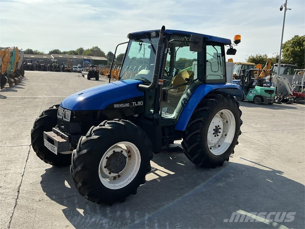 New Holland TN80F Narrow Super Steer Tractor (ST26561) Otra maquinaria agrícola