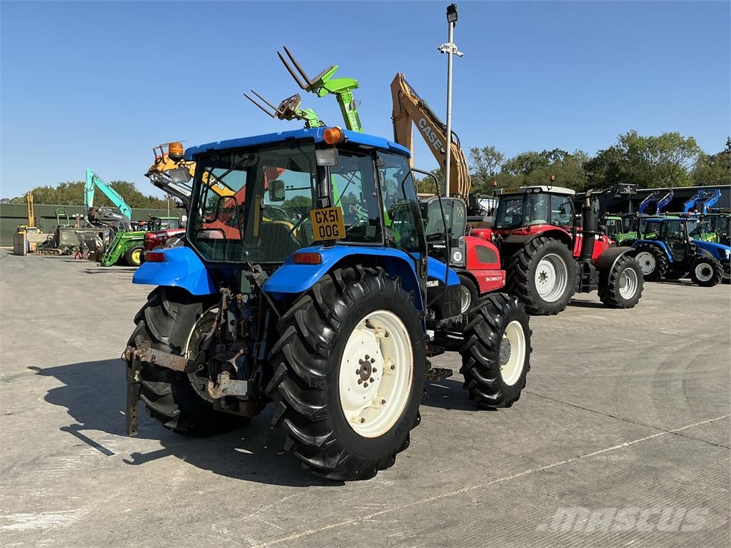 New Holland TN80F Narrow Super Steer Tractor (ST26561) Otra maquinaria agrícola
