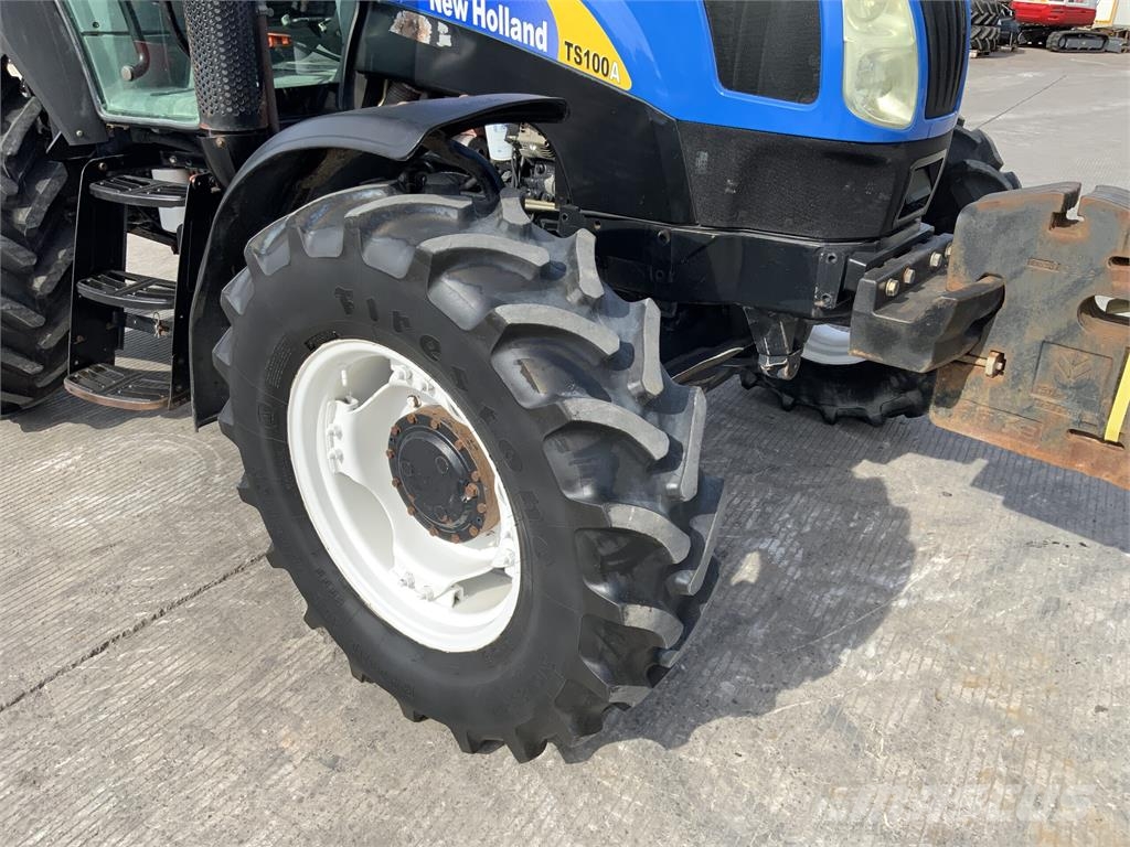 New Holland TS100A Tractor (ST27374) Tractores