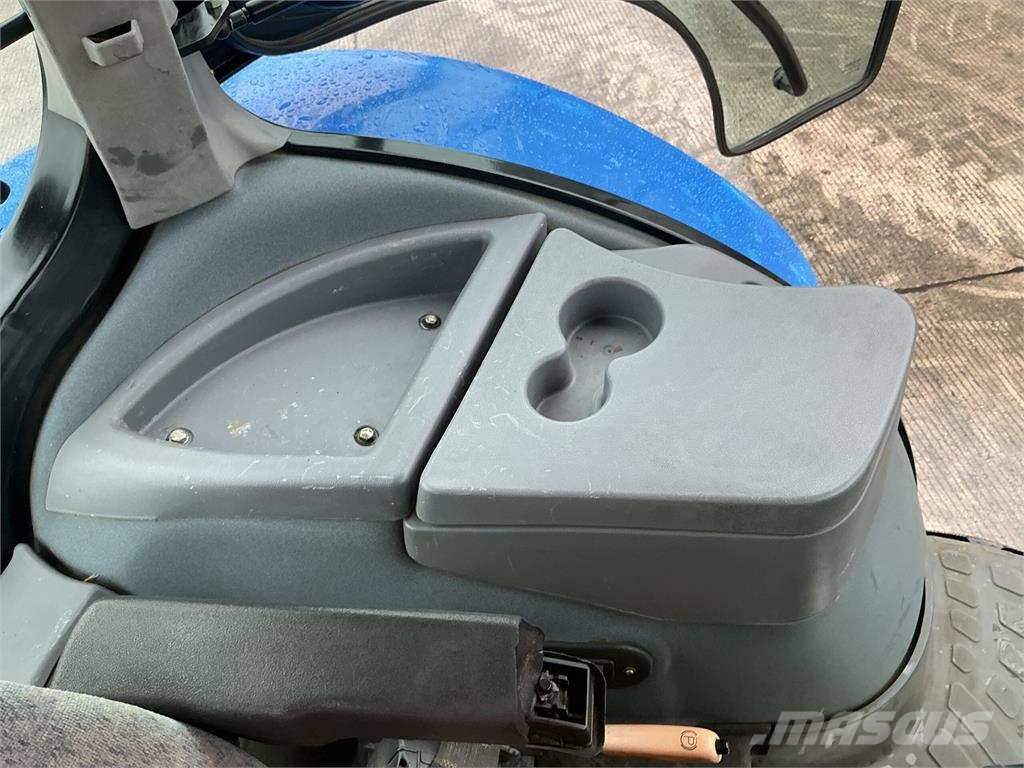 New Holland TS100A Tractor (ST27523) Tractors