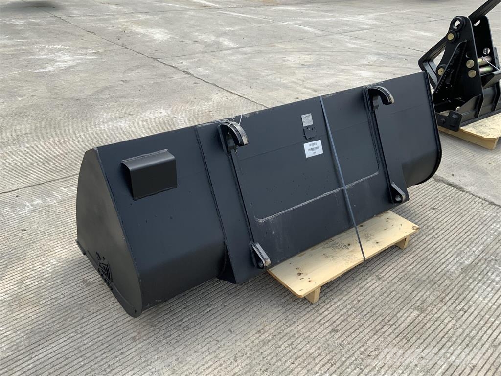 Rhinox 1 Cube *UNUSED* Bucket Muut maatalouskoneet