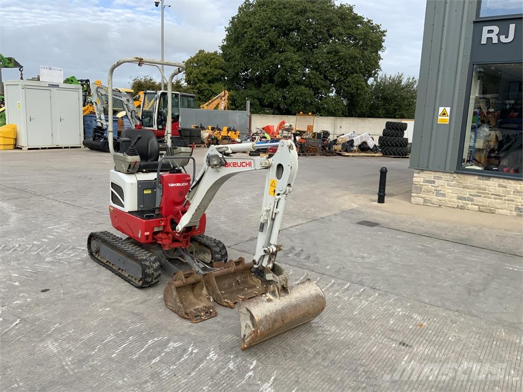 Takeuchi TB210R Micro Digger ماكينات زراعية - غير ذلك