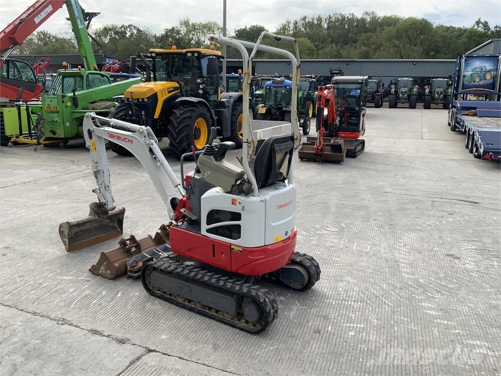 Takeuchi TB210R Micro Digger ماكينات زراعية - غير ذلك