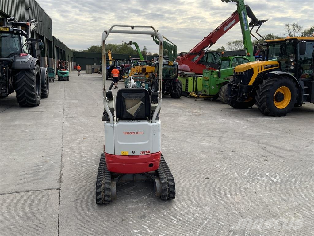 Takeuchi TB210R Micro Digger ماكينات زراعية - غير ذلك
