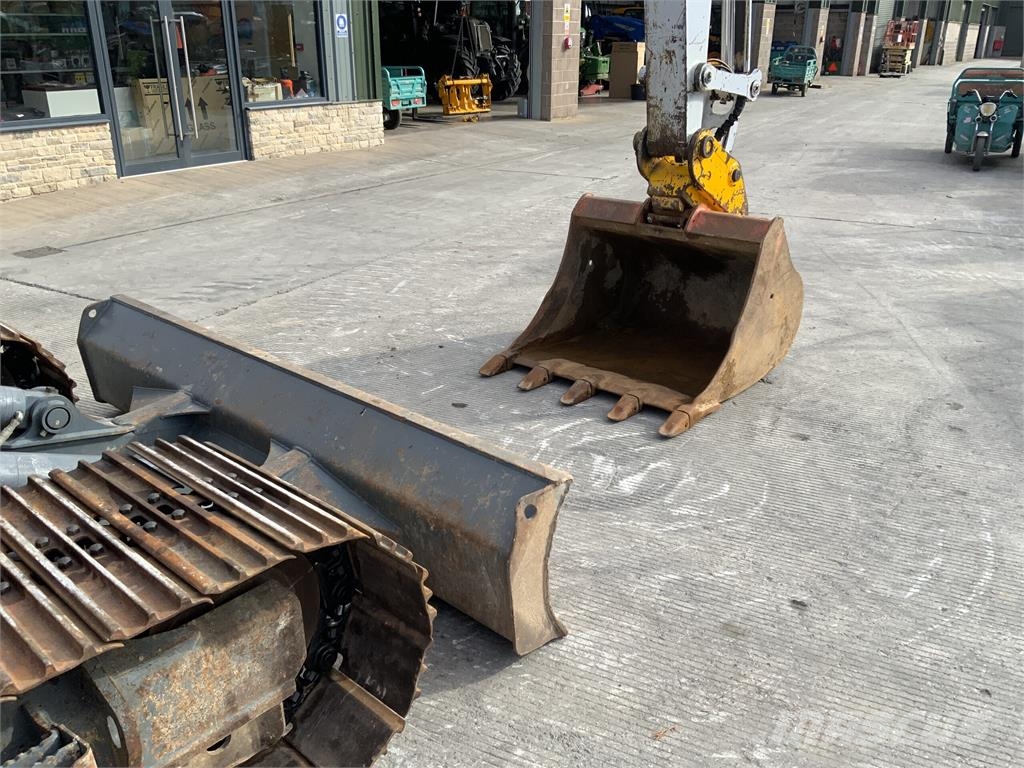 Takeuchi TB2150R Digger (ST27502) ماكينات زراعية - غير ذلك