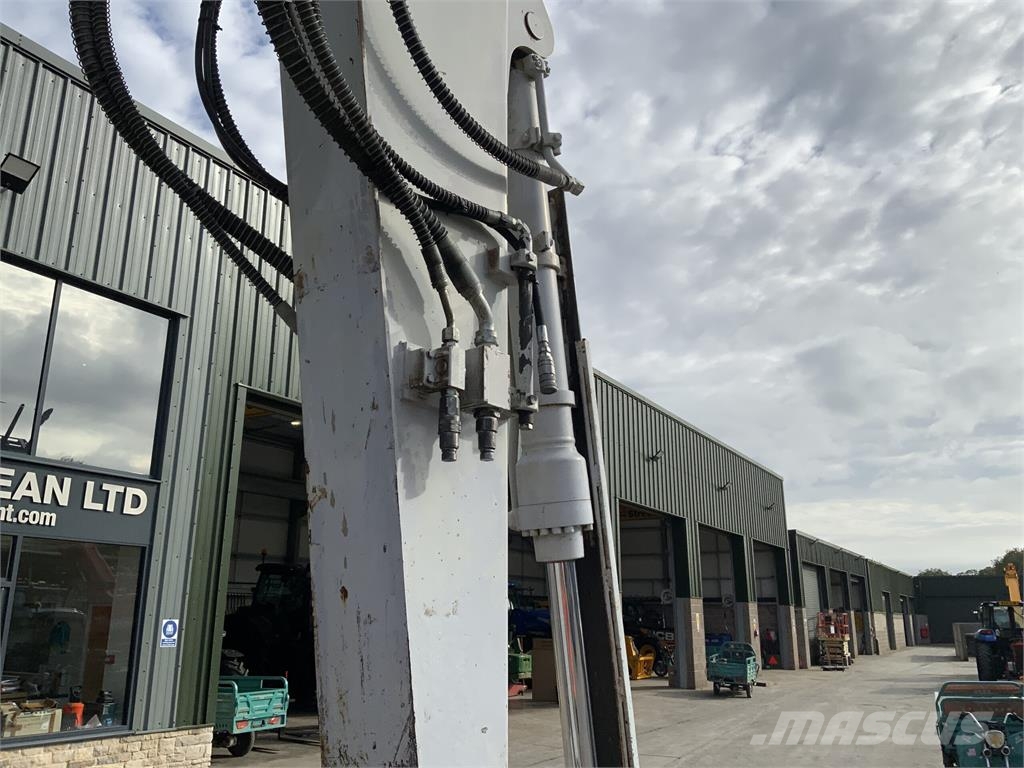 Takeuchi TB2150R Digger (ST27502) ماكينات زراعية - غير ذلك