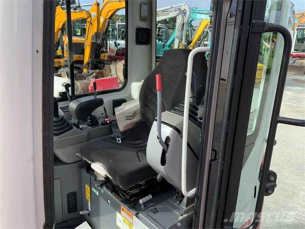Takeuchi TB216 Digger (ST27761) ماكينات زراعية - غير ذلك