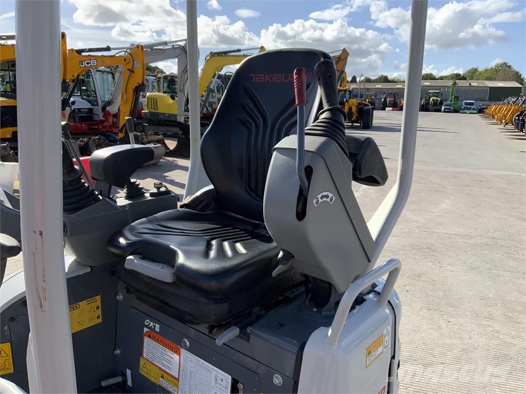 Takeuchi TB217R Digger Pelle sur chenilles