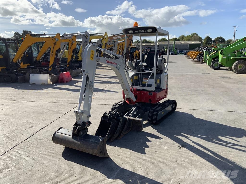 Takeuchi TB217R Digger Pelle sur chenilles