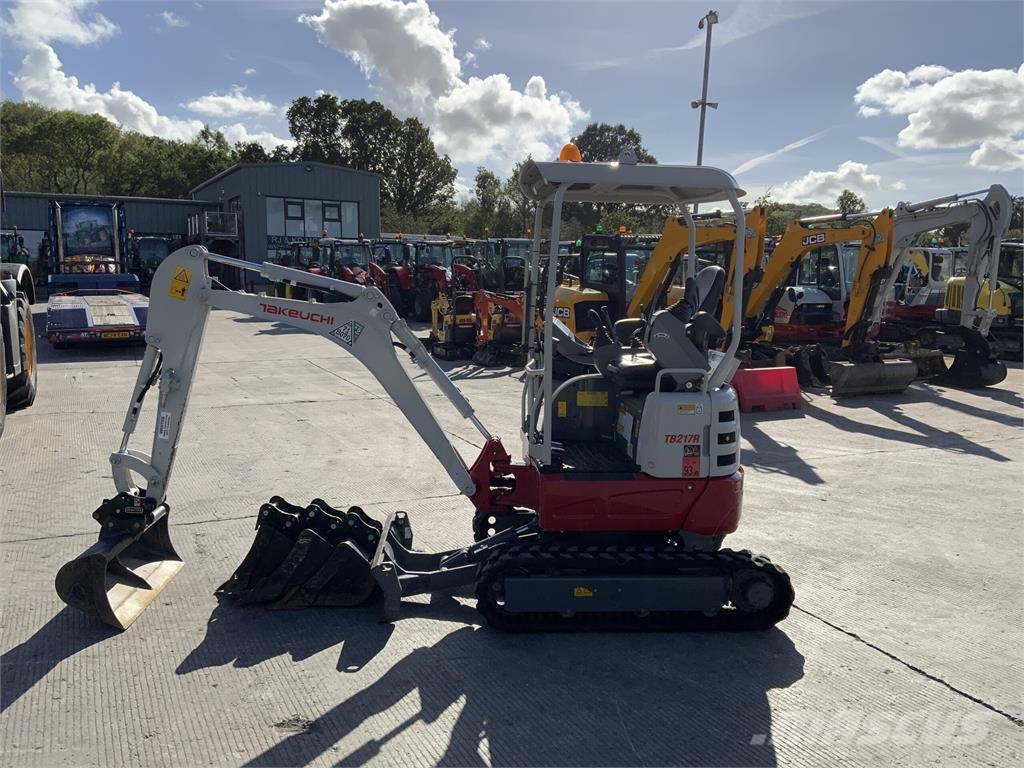 Takeuchi TB217R Digger Pelle sur chenilles