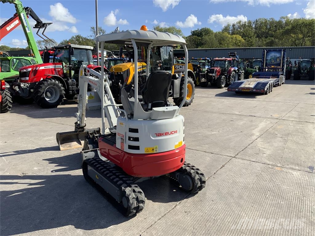 Takeuchi TB217R Digger Pelle sur chenilles
