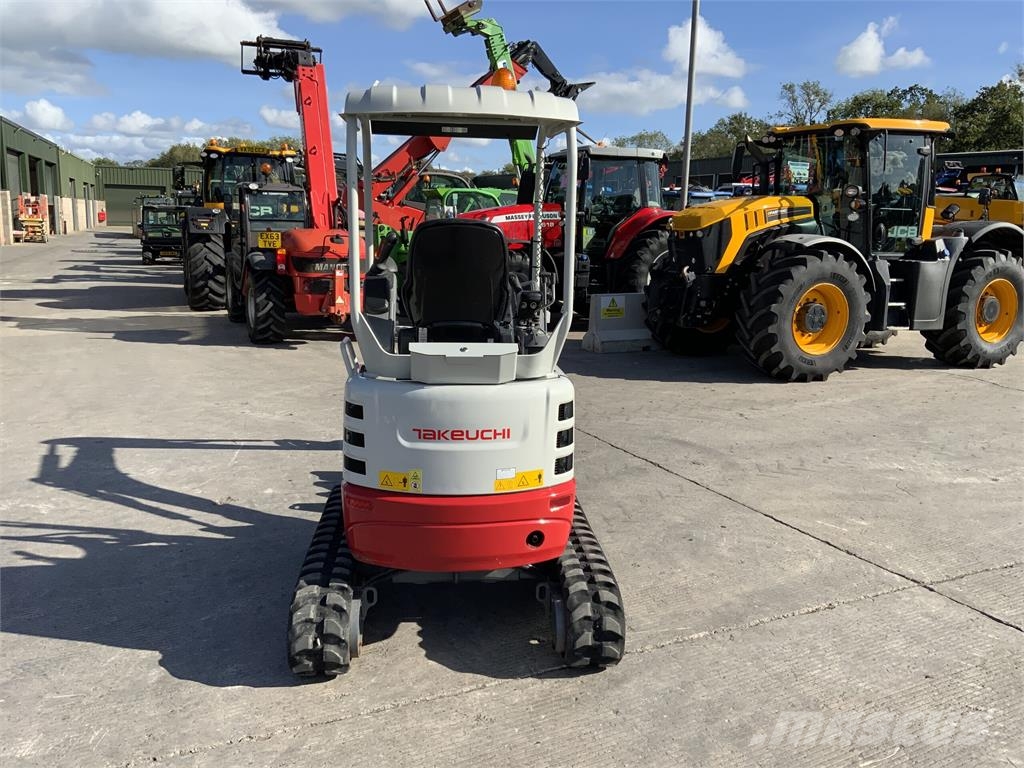 Takeuchi TB217R Digger Pelle sur chenilles