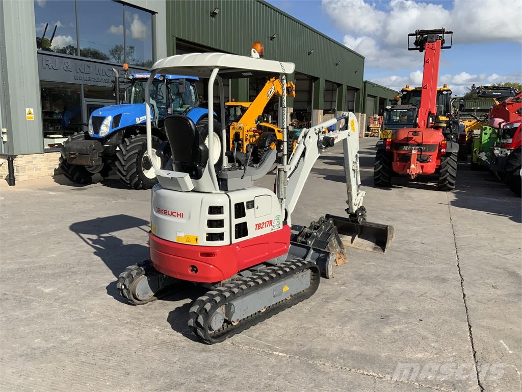 Takeuchi TB217R Digger Pelle sur chenilles