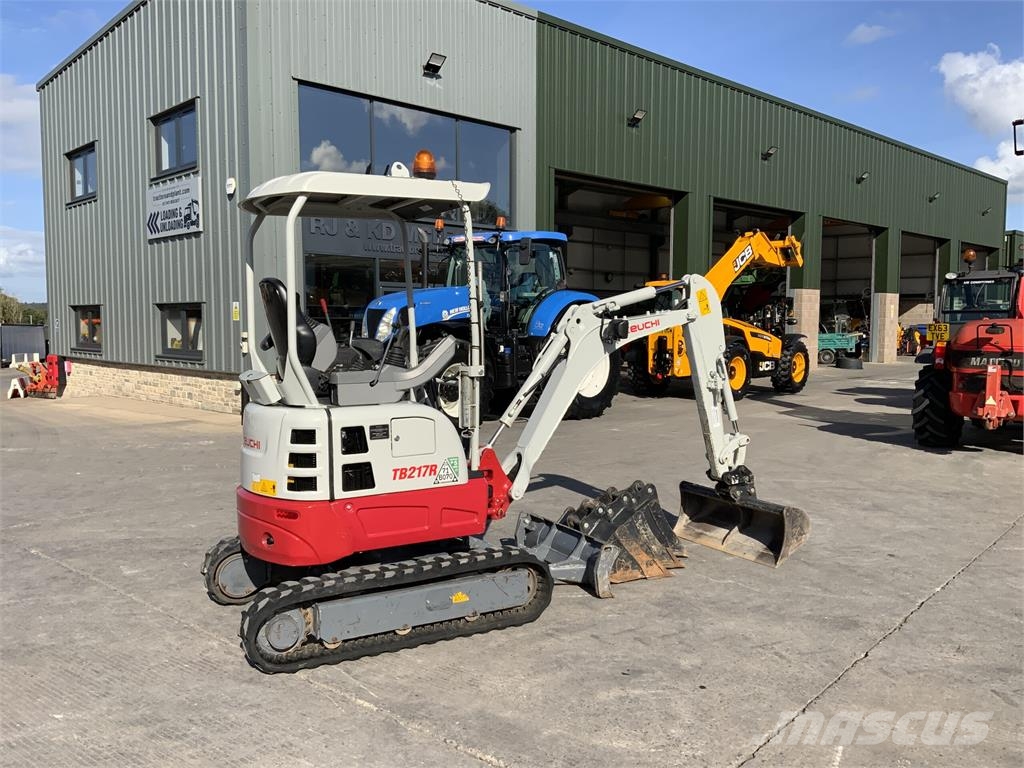 Takeuchi TB217R Digger Pelle sur chenilles