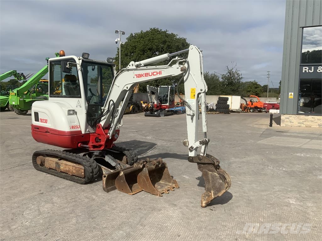 Takeuchi TB230 Digger (ST27694) ماكينات زراعية - غير ذلك
