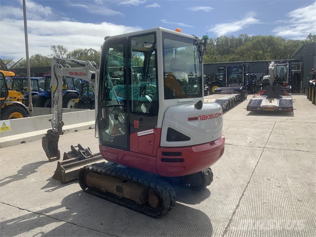 Takeuchi TB230 Digger (ST27694) ماكينات زراعية - غير ذلك
