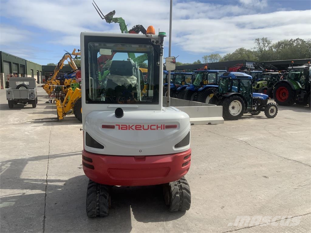 Takeuchi TB230 Digger (ST27694) ماكينات زراعية - غير ذلك