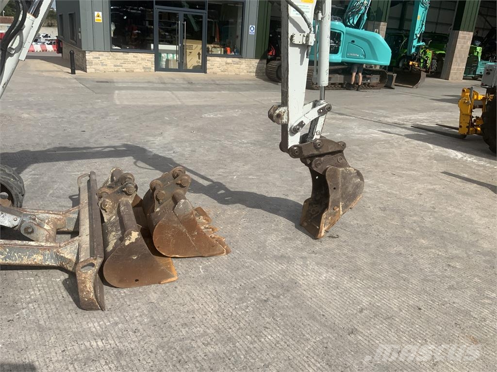 Takeuchi TB230 Digger (ST27694) ماكينات زراعية - غير ذلك