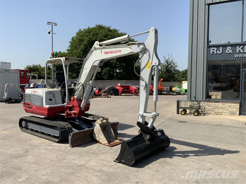 Takeuchi TB250 Digger (ST24283) Sonstige Landmaschinen