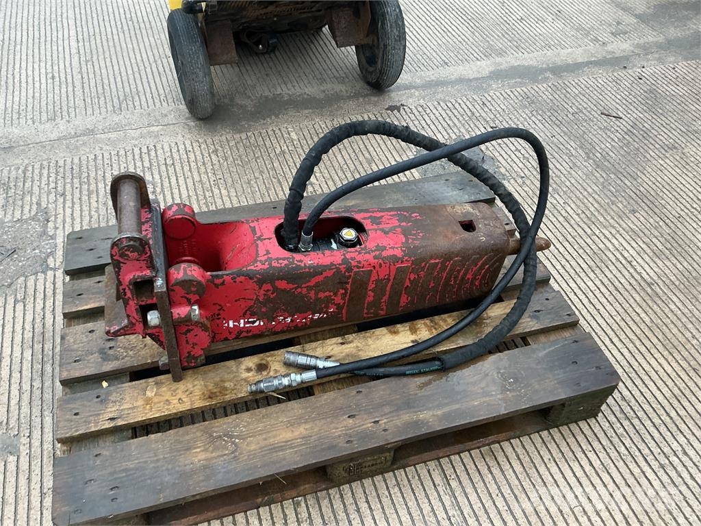 Takeuchi TK72S Breaker ماكينات زراعية - غير ذلك