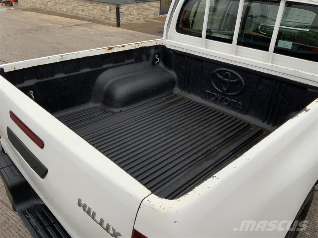 Toyota Hilux 2.4 D-4D Active 4WD Euro 6 (ST27633) Další
