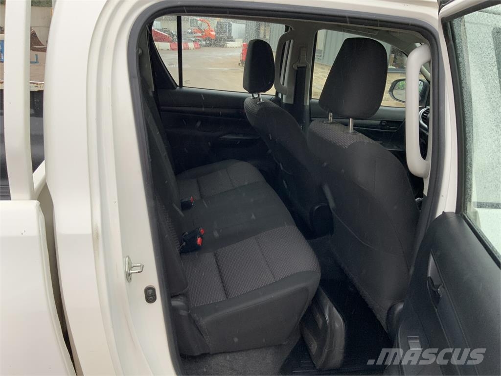 Toyota Hilux 2.4 D-4D Active 4WD Euro 6 (ST27633) Další