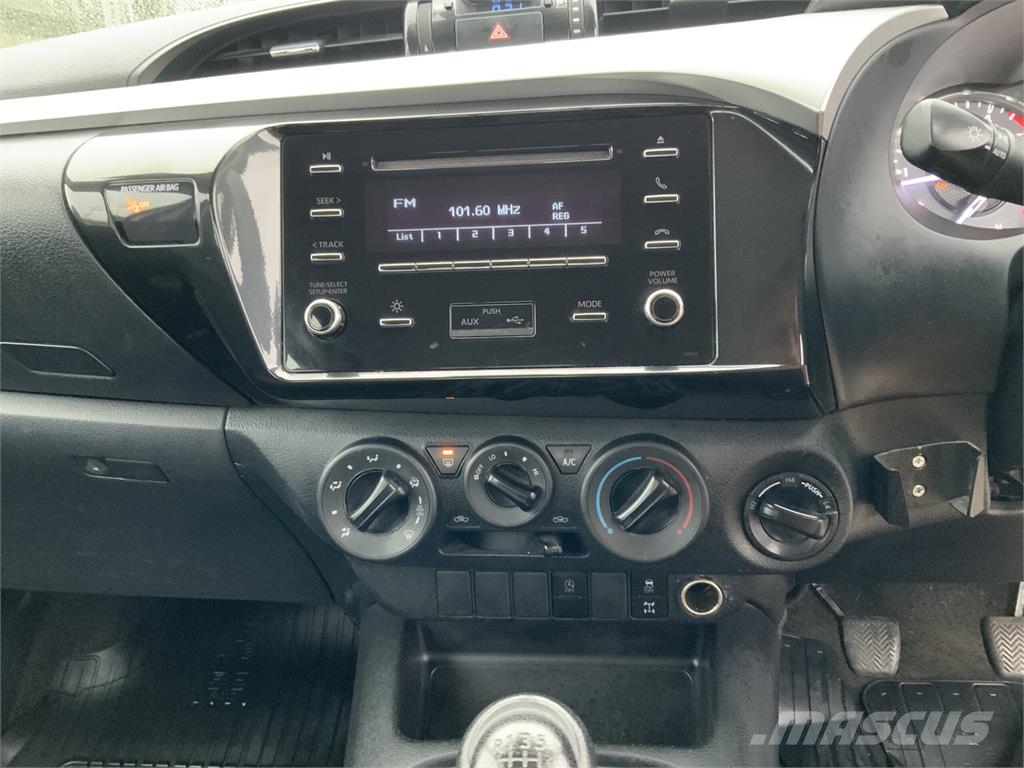 Toyota Hilux 2.4 D-4D Active 4WD Euro 6 (ST27633) Další