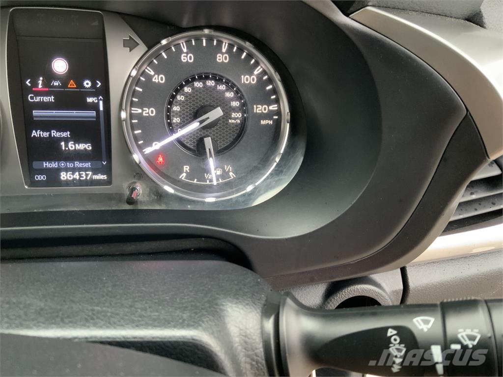 Toyota Hilux 2.4 D-4D Active 4WD Euro 6 (ST27633) Další