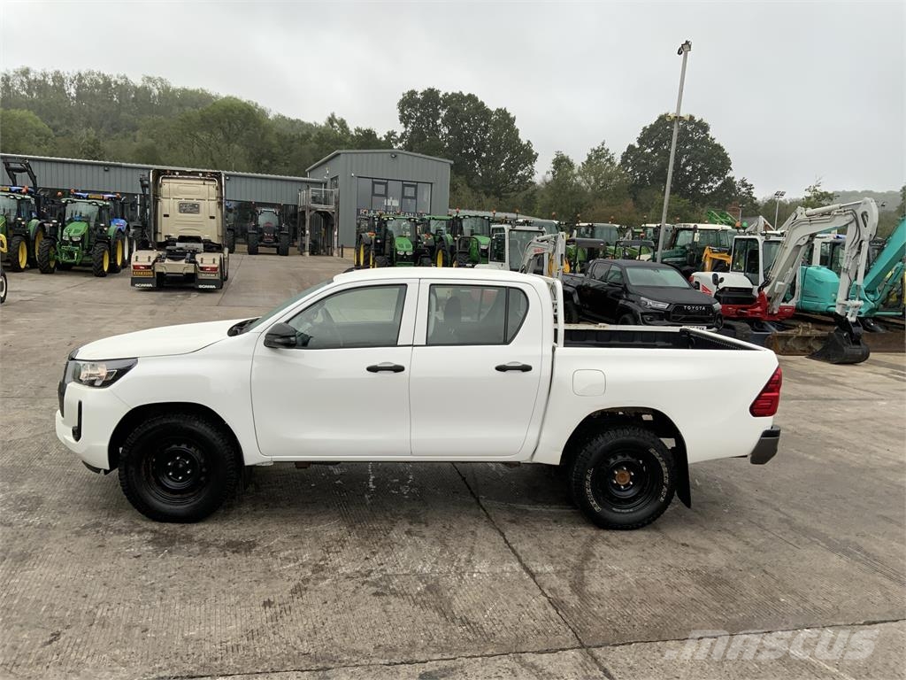 Toyota Hilux 2.4 D-4D Active 4WD Euro 6 (ST27633) Další