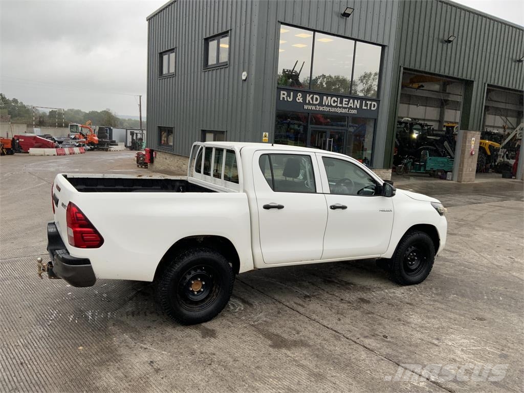 Toyota Hilux 2.4 D-4D Active 4WD Euro 6 (ST27633) Další