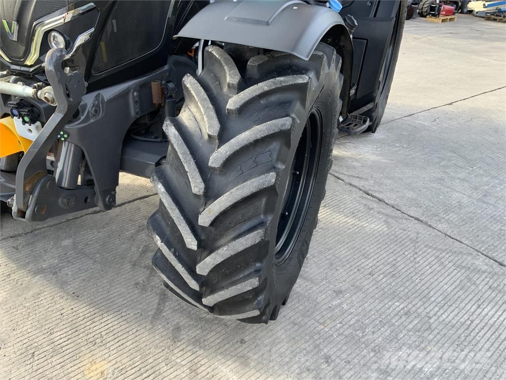 Valtra N135 Active Tractor (ST27903) Tractors