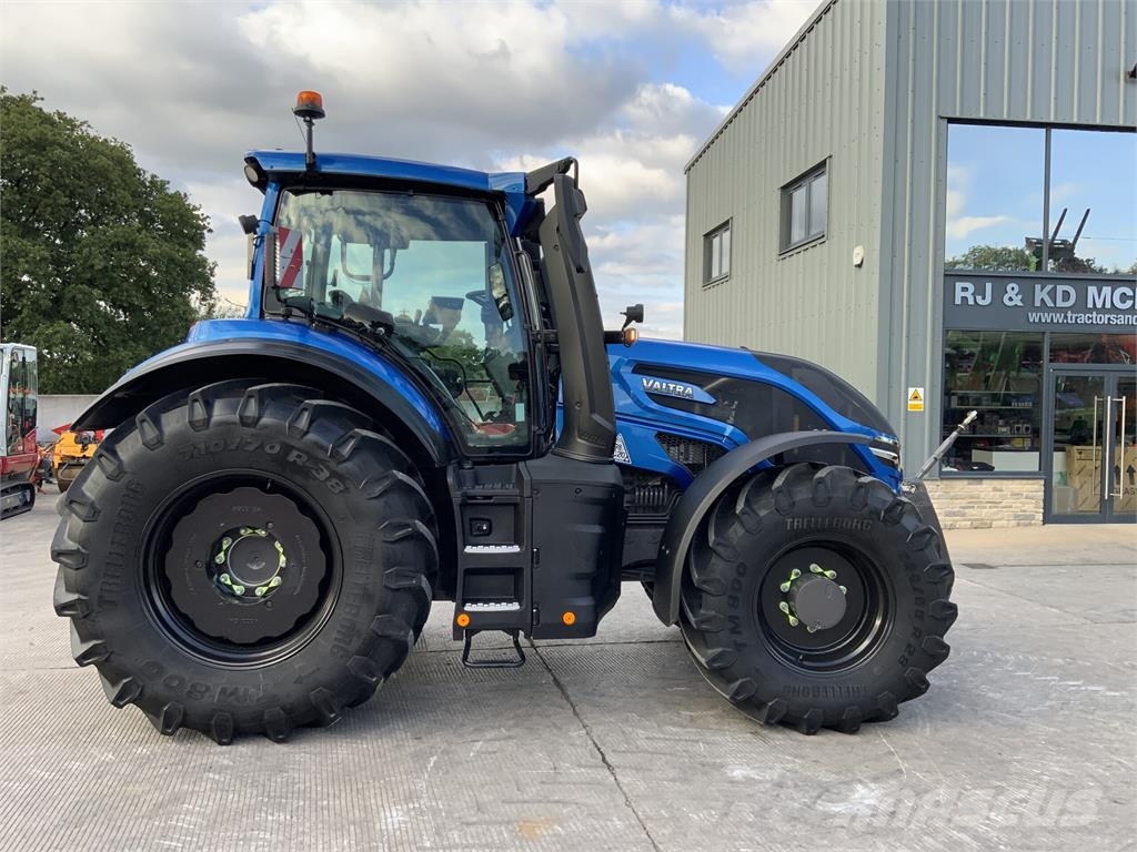 Valtra Q265 Unlimited Tractor (ST27767) ماكينات زراعية - غير ذلك
