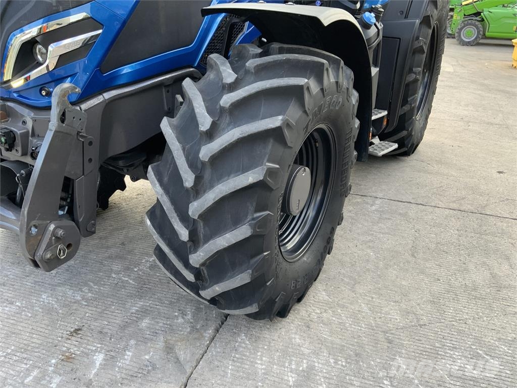 Valtra Q265 Unlimited Tractor (ST27767) ماكينات زراعية - غير ذلك
