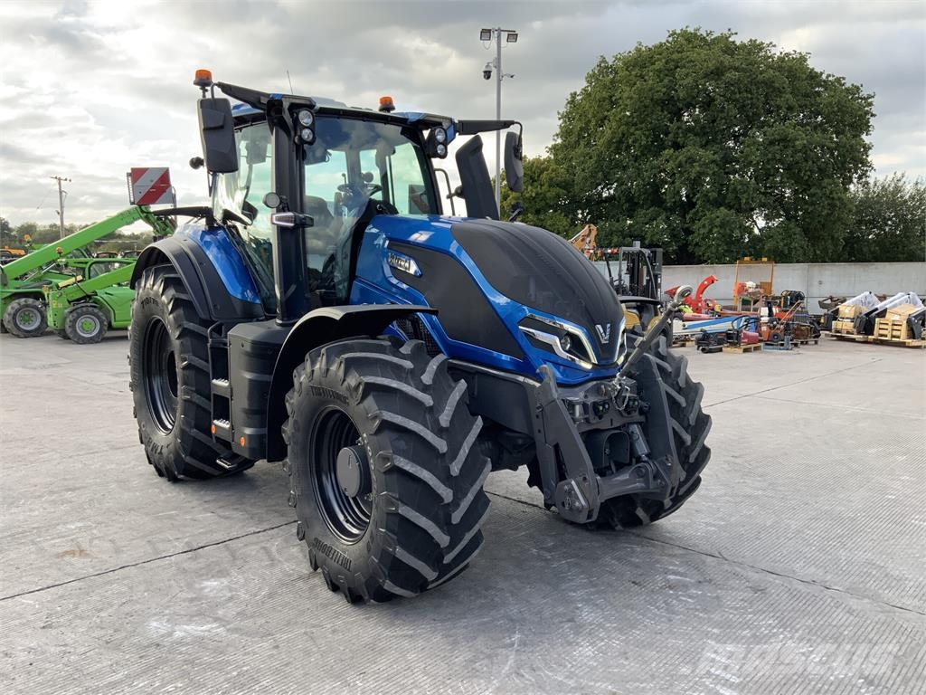 Valtra Q265 Unlimited Tractor (ST27767) ماكينات زراعية - غير ذلك