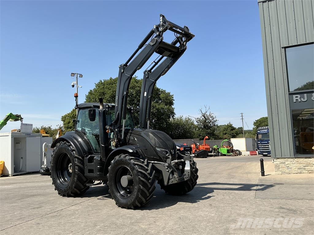 Valtra T174 Active Unlimited Tractor (ST25060) Egyéb mezőgazdasági gépek