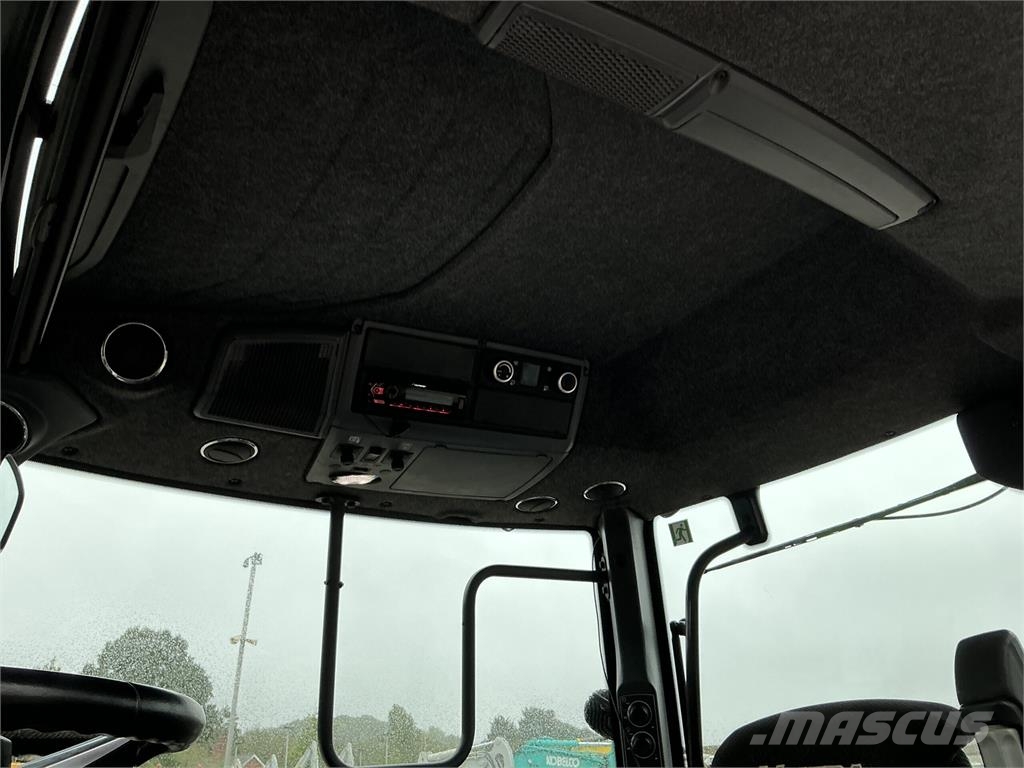 Valtra T175 Versu Tractor (ST27583) Maszyny rolnicze - Inne