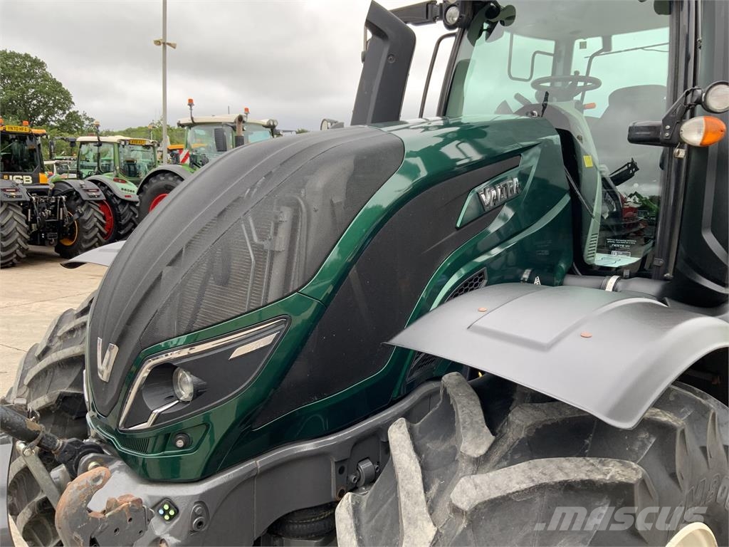 Valtra T214 Versu Tractor (ST26880) Agriculture - Others