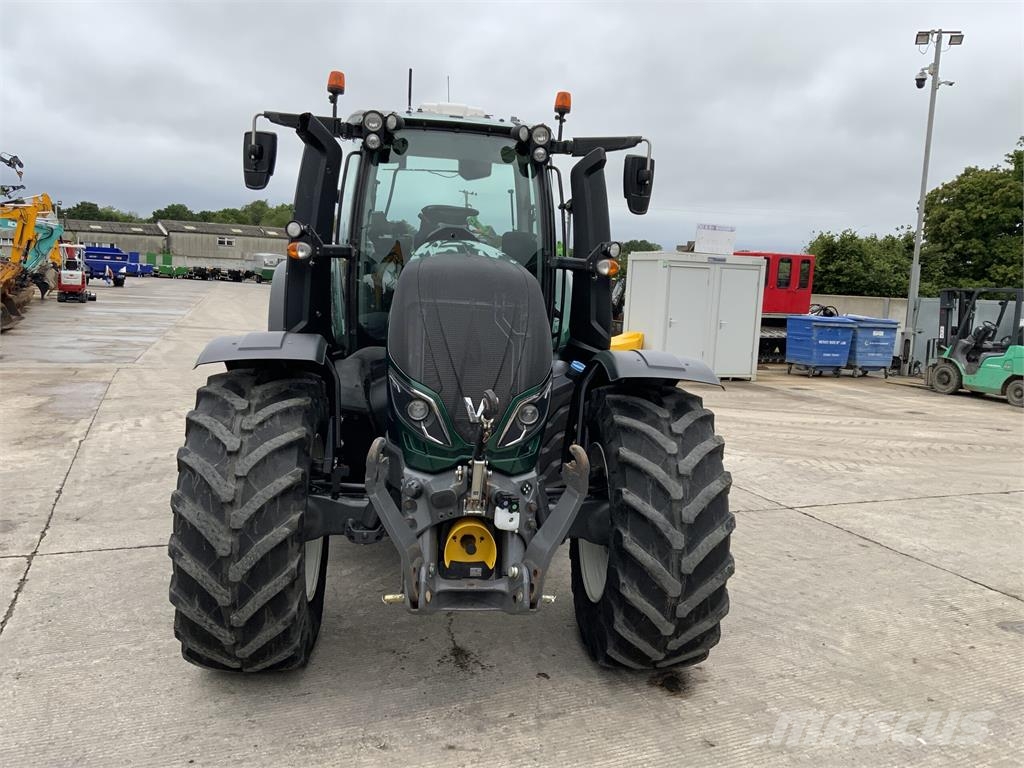 Valtra T214 Versu Tractor (ST26880) Agriculture - Others