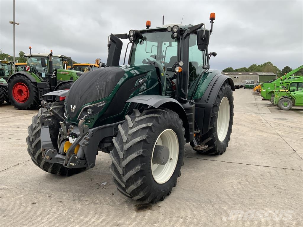 Valtra T214 Versu Tractor (ST26880) Agriculture - Others