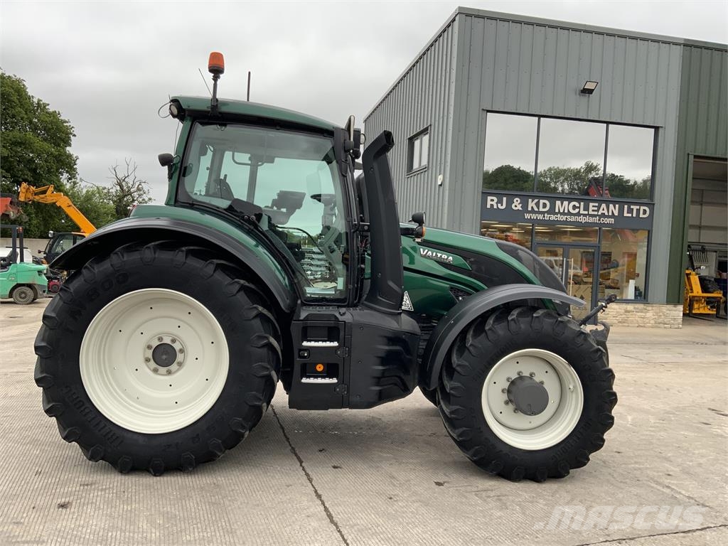 Valtra T214 Versu Tractor (ST26880) Agriculture - Others