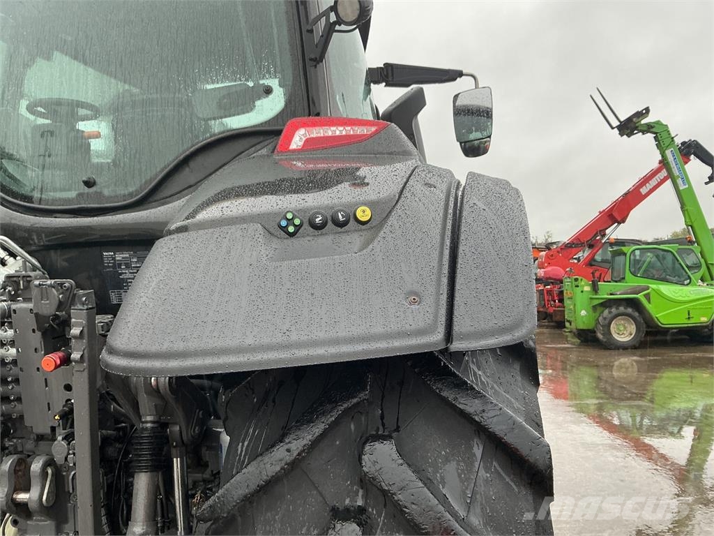 Valtra T234 Direct Unlimited Twin Track Reverse Drive Tra Tractors