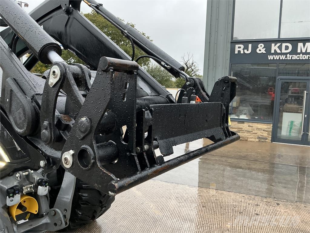 Valtra T235V Unlimited Tractor (ST27992) Tractors