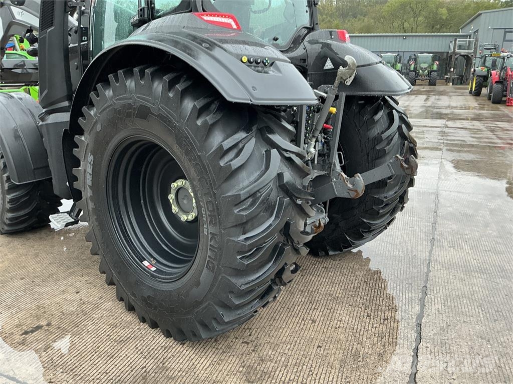 Valtra T235V Unlimited Tractor (ST27992) Tractors