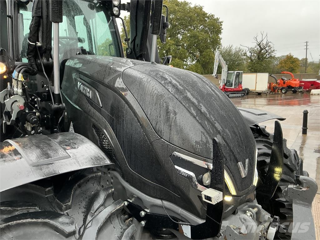 Valtra T235V Unlimited Tractor (ST27992) Tractors