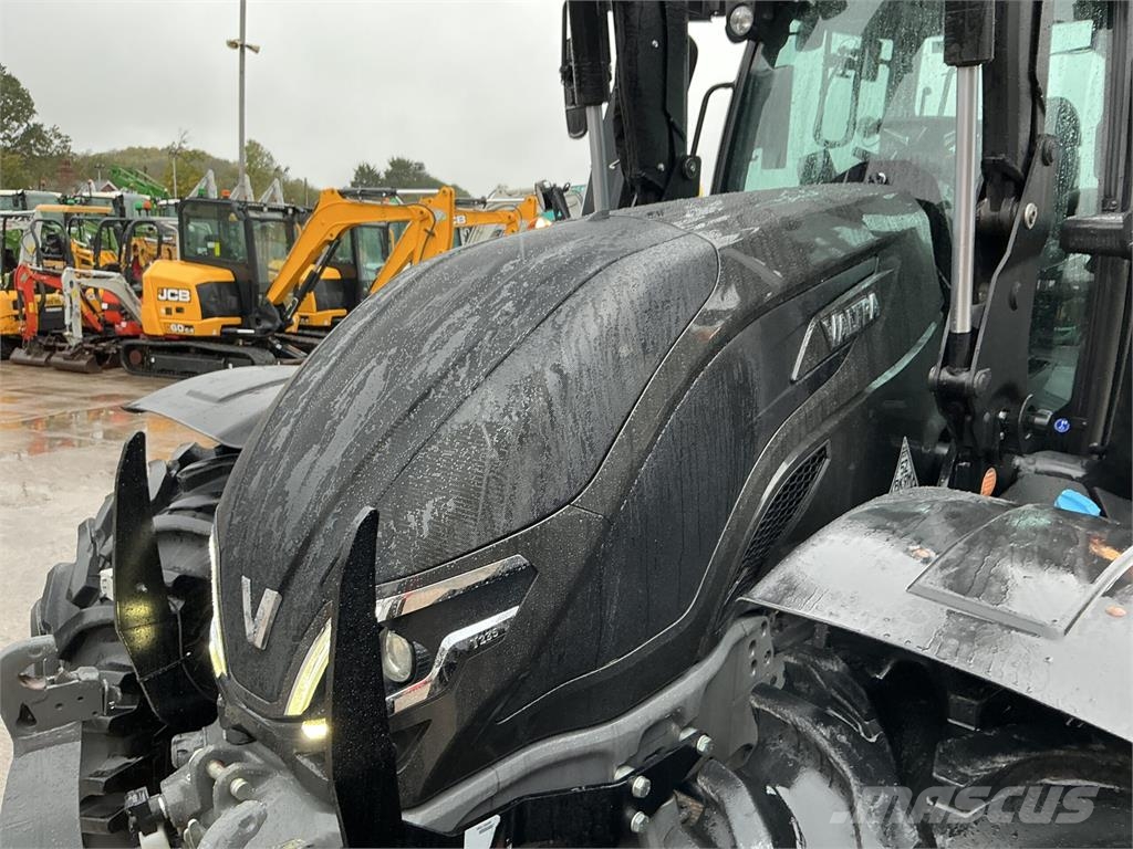 Valtra T235V Unlimited Tractor (ST27992) Tractors