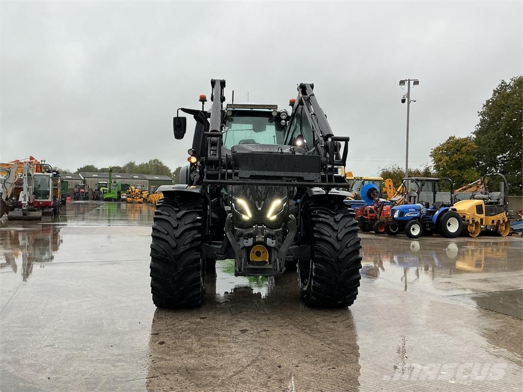 Valtra T235V Unlimited Tractor (ST27992) Tractors
