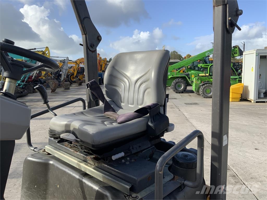 Volvo DD25 W Roller (ST27882) معدات البناء - غير ذلك