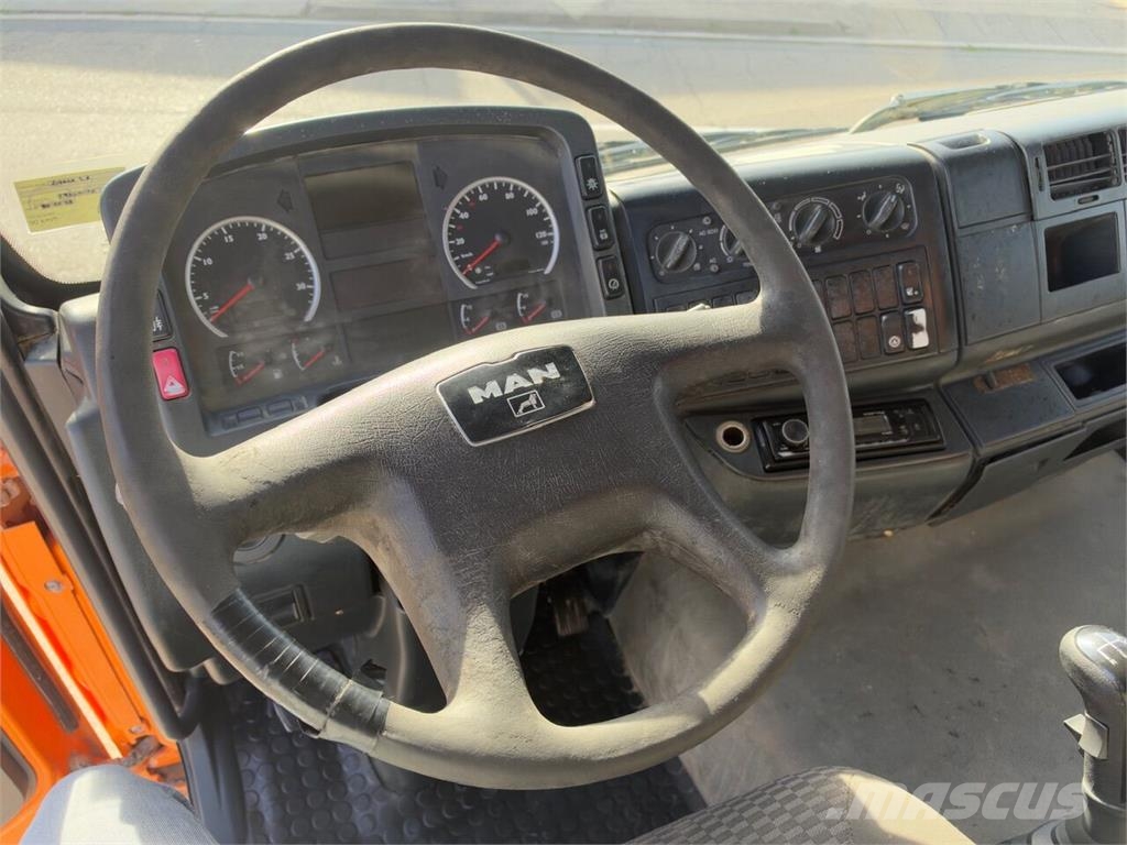 MAN tga 33.390 Camion benne